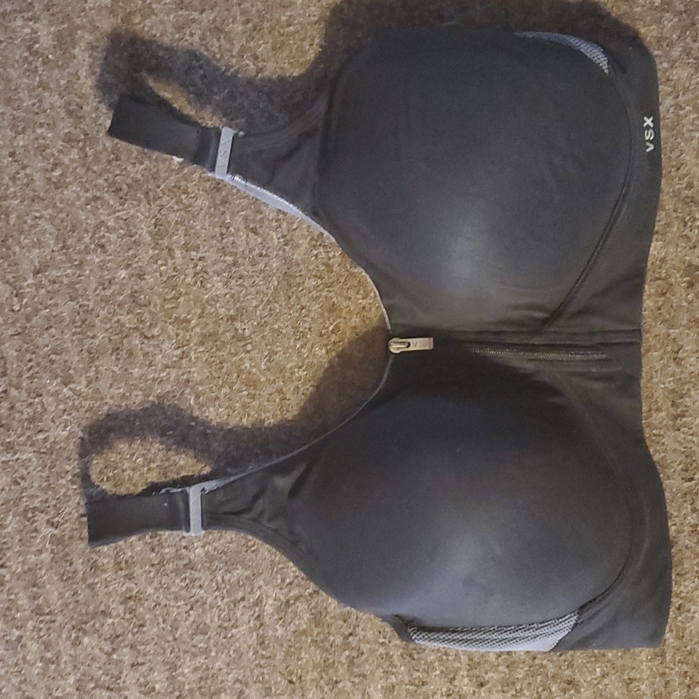 Victoria's Secret Sport sports bra size 38D